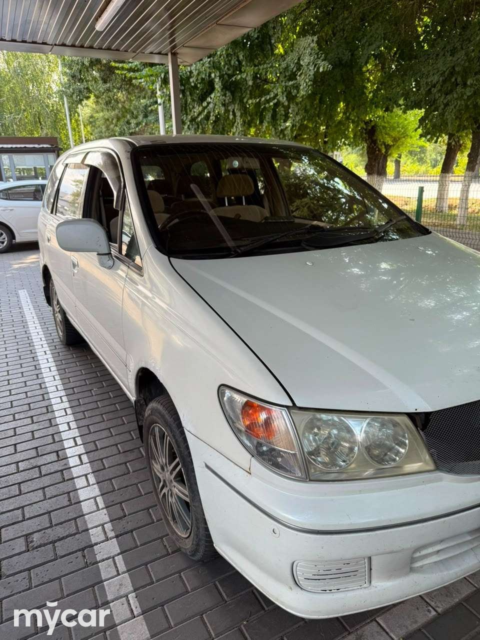 Nissan Presage 1998