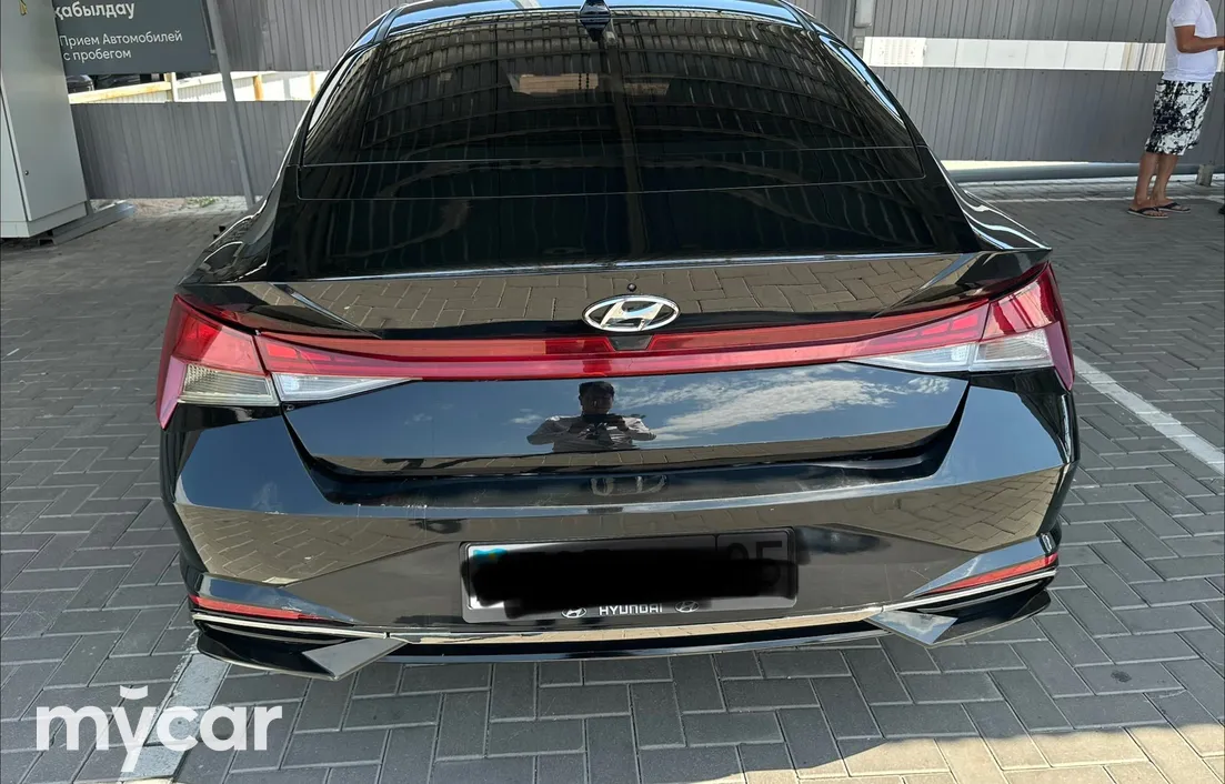Hyundai Elantra 2023