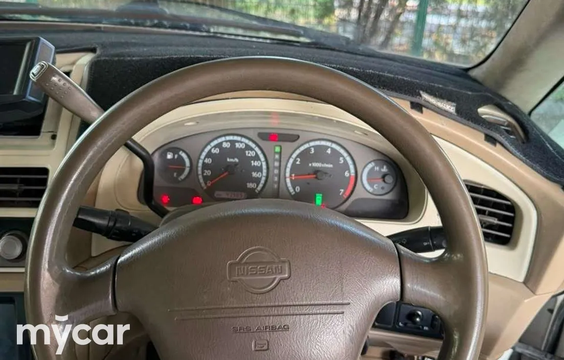 Nissan Presage 1998