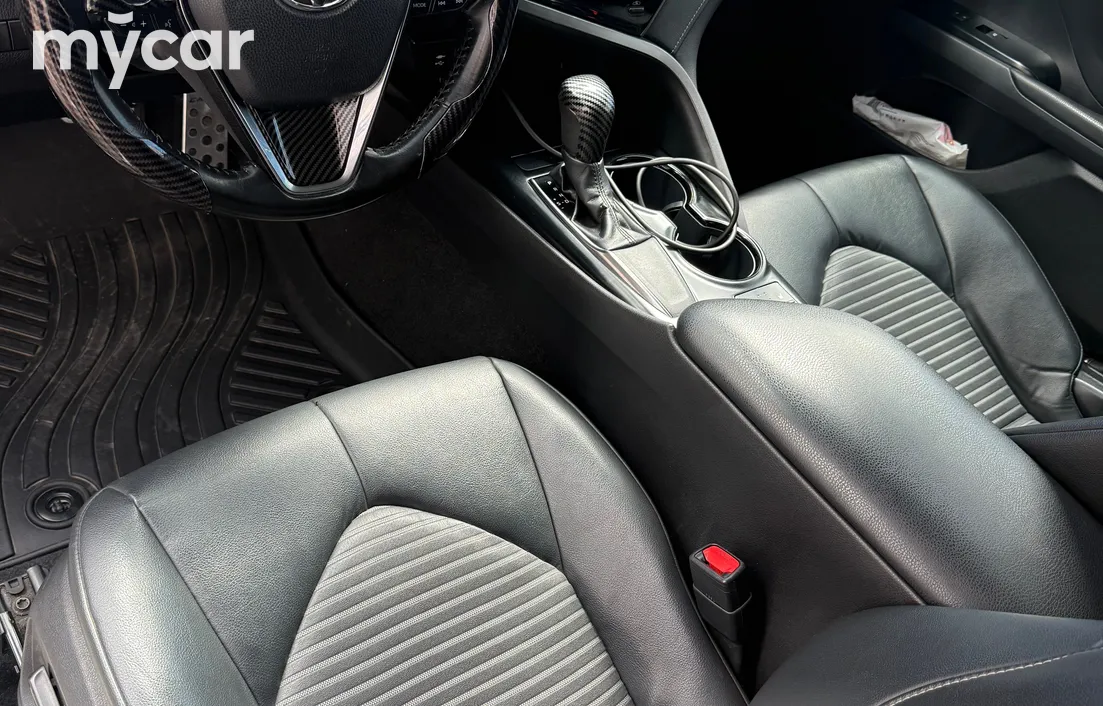 Toyota Camry 2019