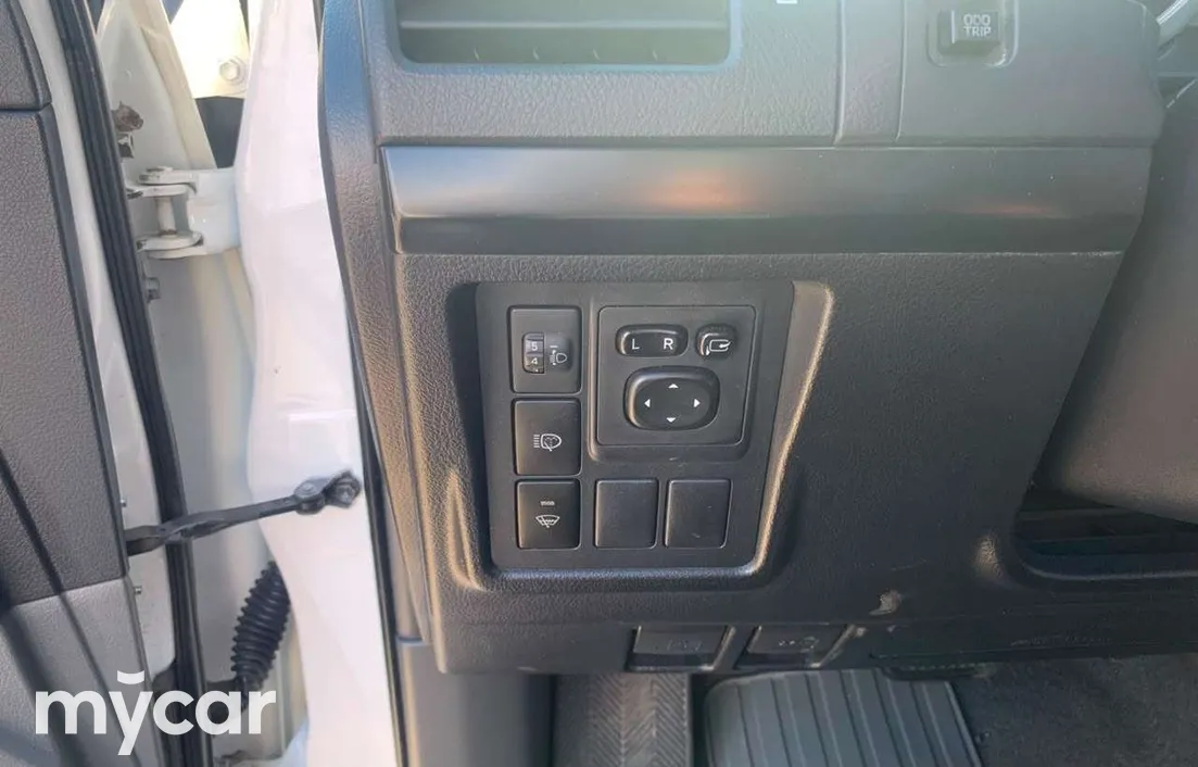 Toyota Land Cruiser Prado 2013