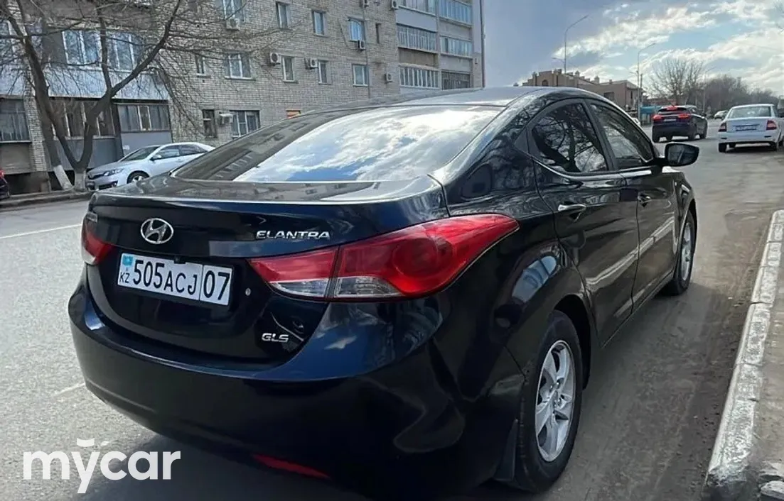 Hyundai Elantra 2013