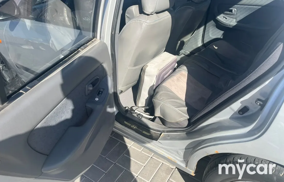 Hyundai Elantra 2004