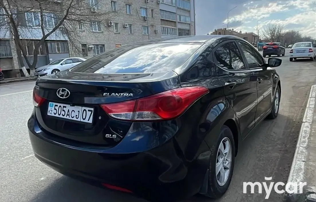 Hyundai Elantra 2013