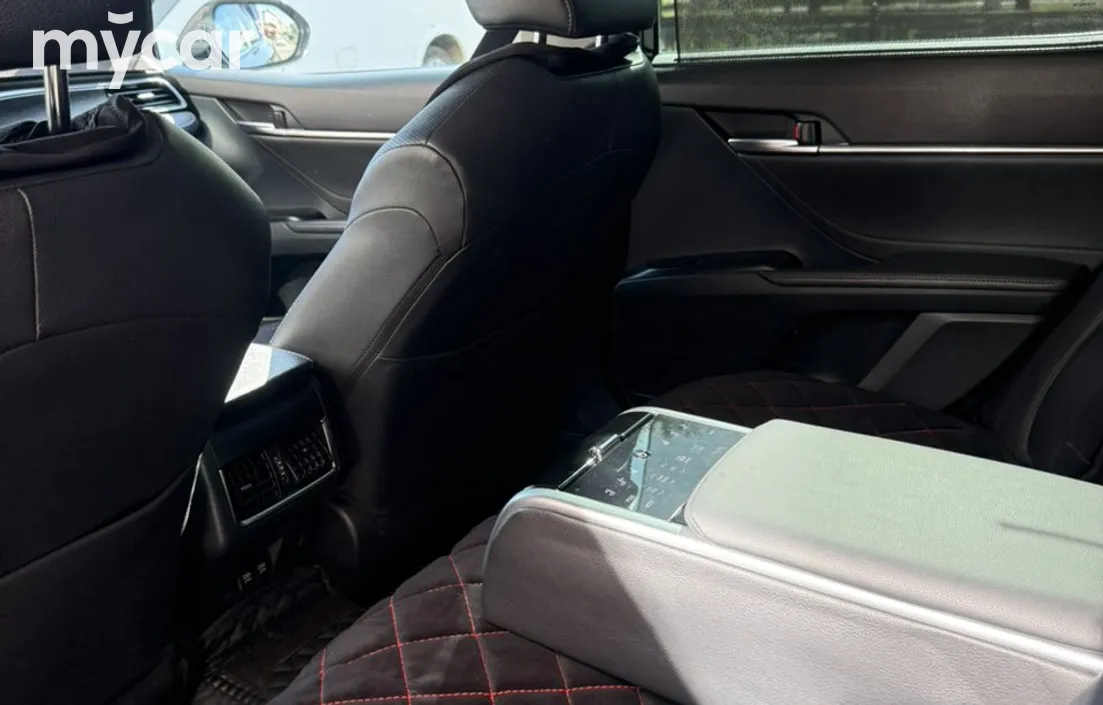 Toyota Camry 2021