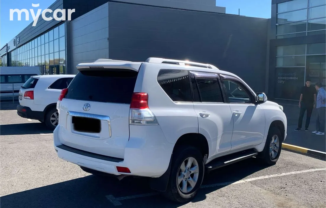 Toyota Land Cruiser Prado 2013