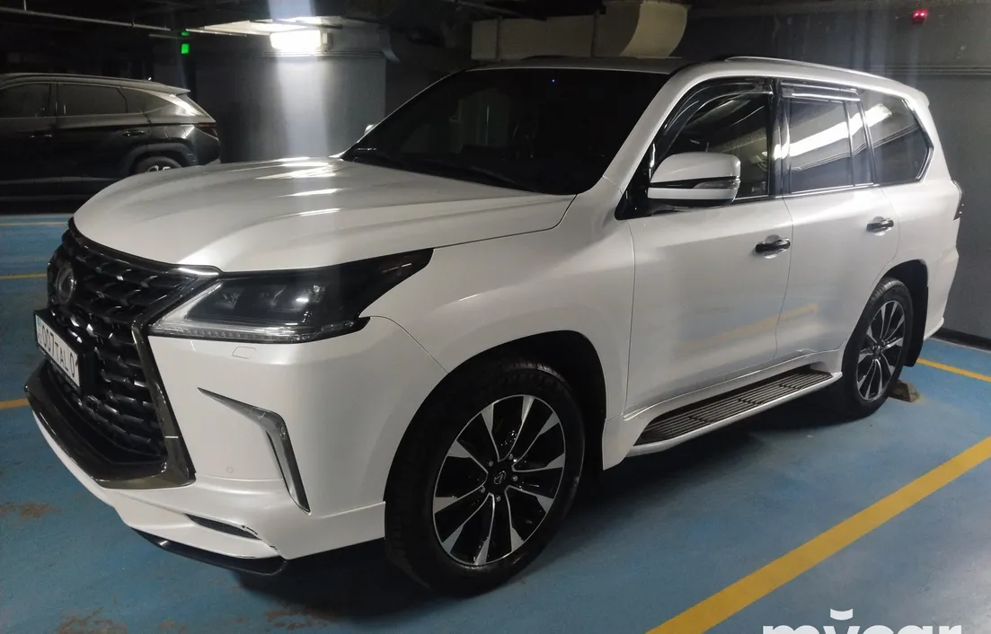Lexus LX 2021