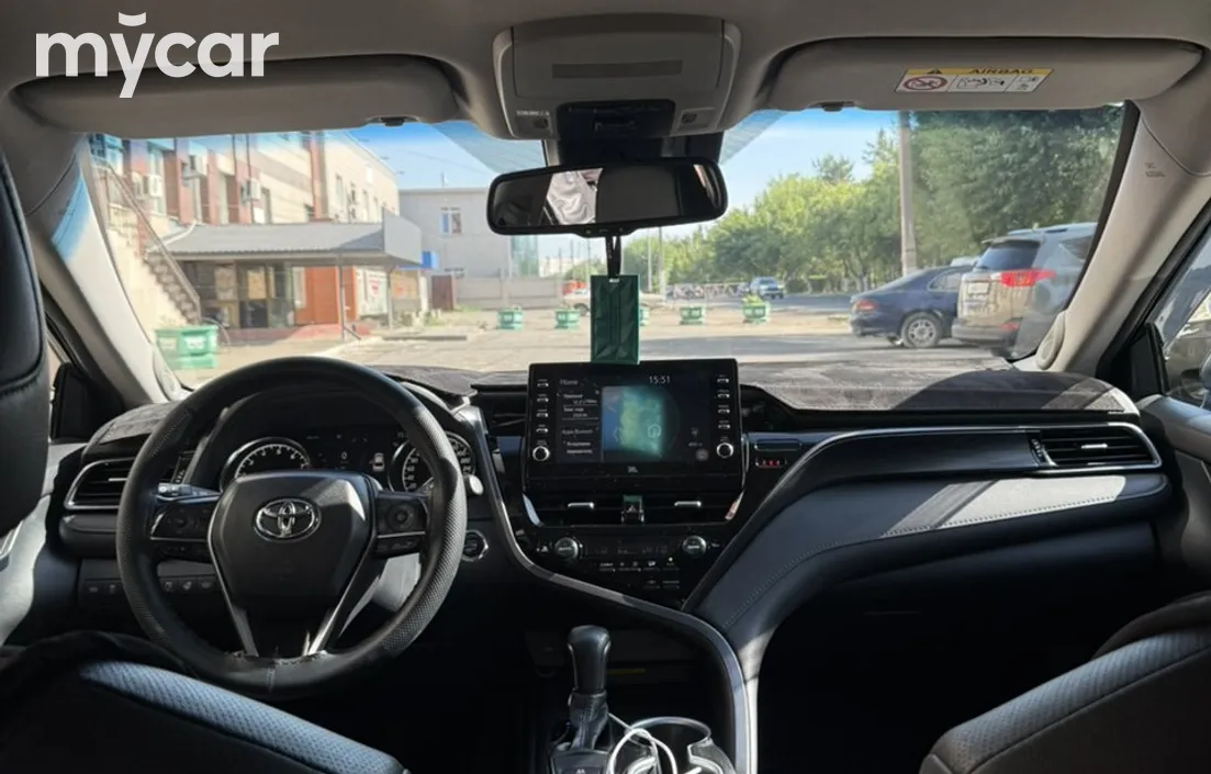 Toyota Camry 2021