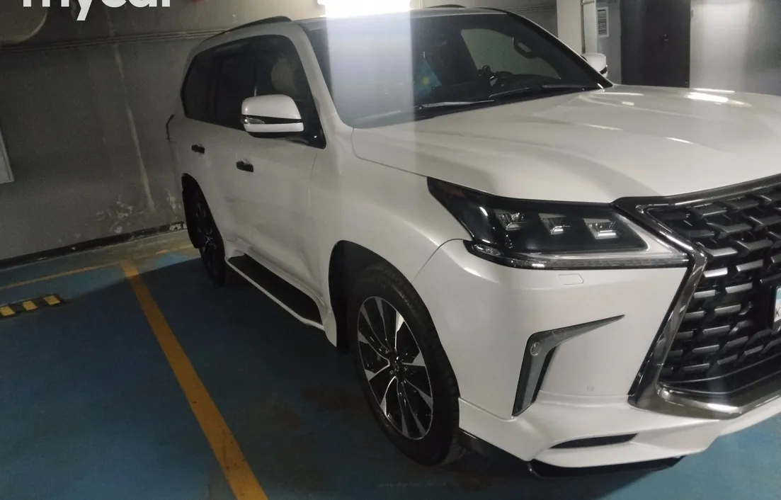 Lexus LX 2021