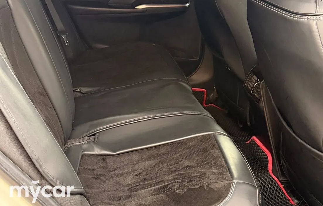 Toyota Camry 2015