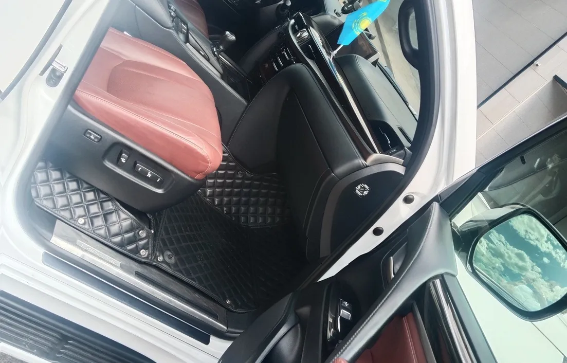Lexus LX 2021