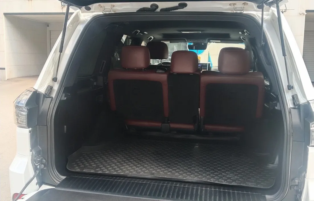Lexus LX 2021