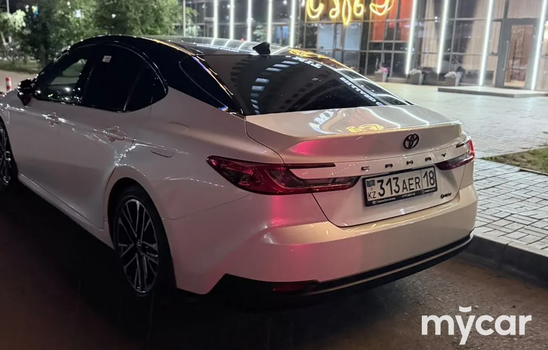Toyota Camry 2025