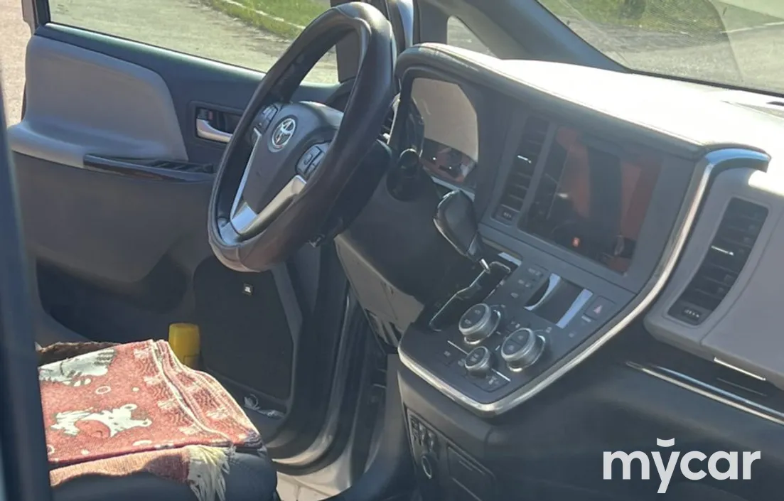 Toyota Sienna 2017