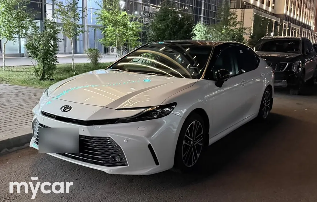Toyota Camry 2025