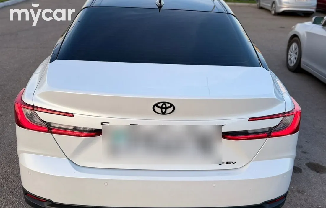 Toyota Camry 2025