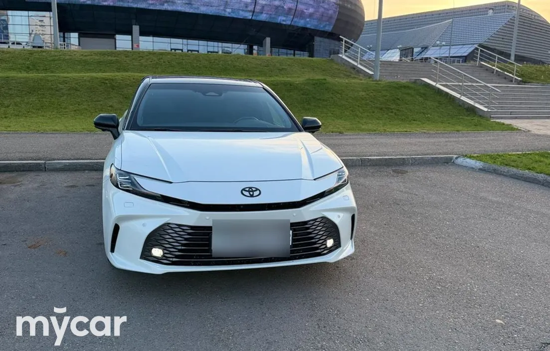 Toyota Camry 2025