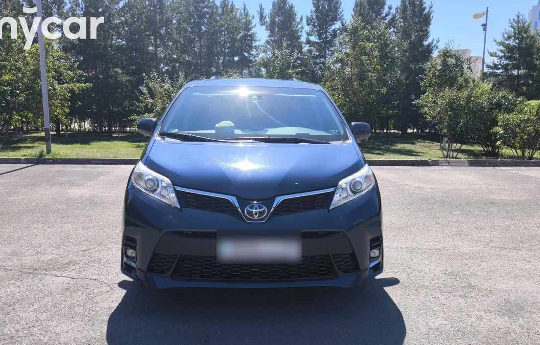 Toyota Sienna 2020