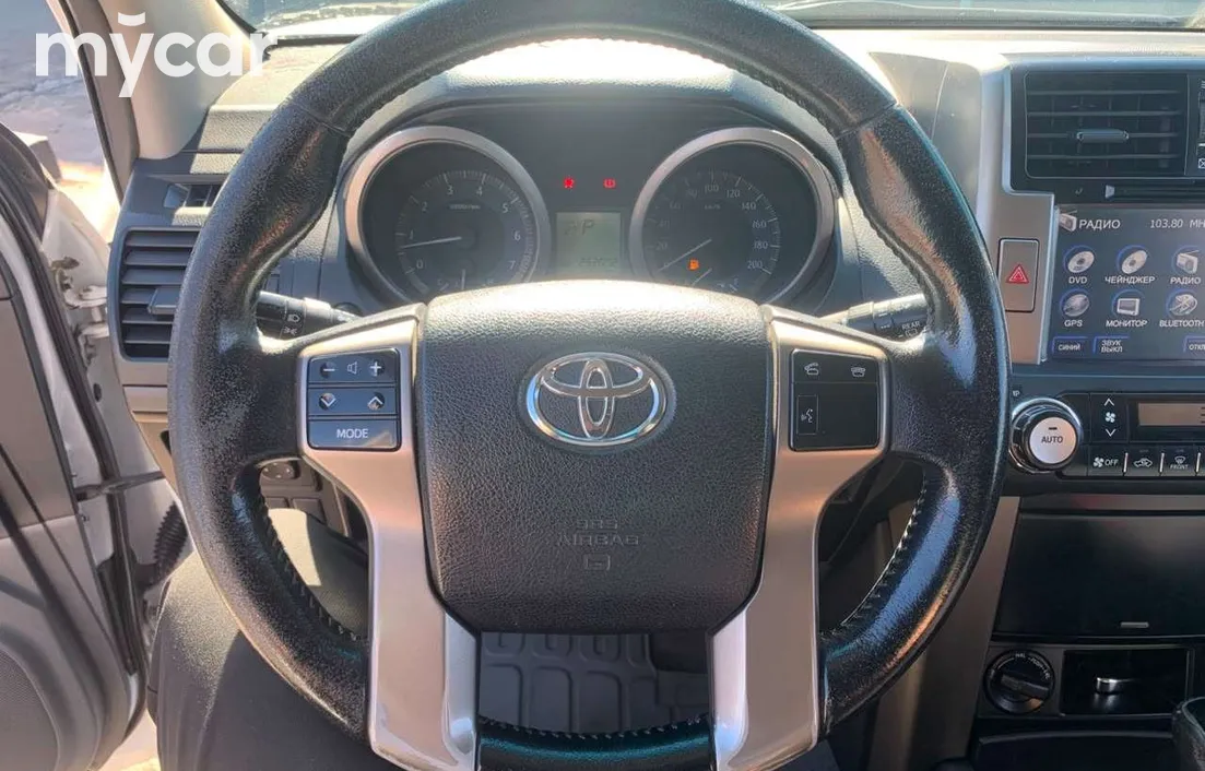 Toyota Land Cruiser Prado 2013
