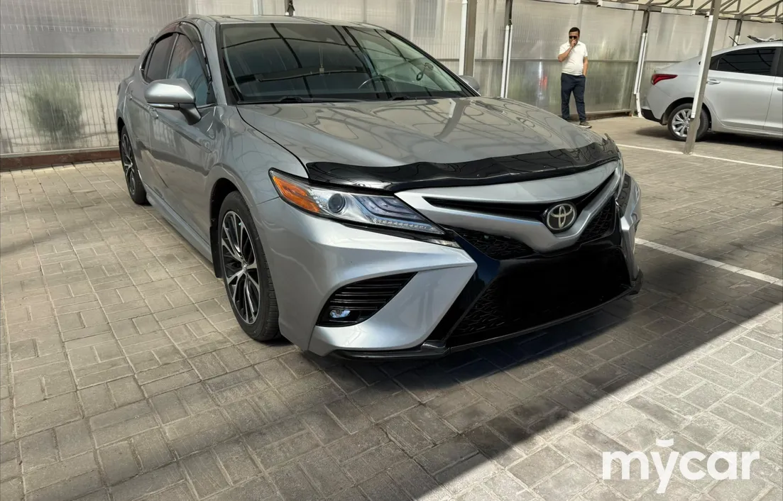 Toyota Camry 2019