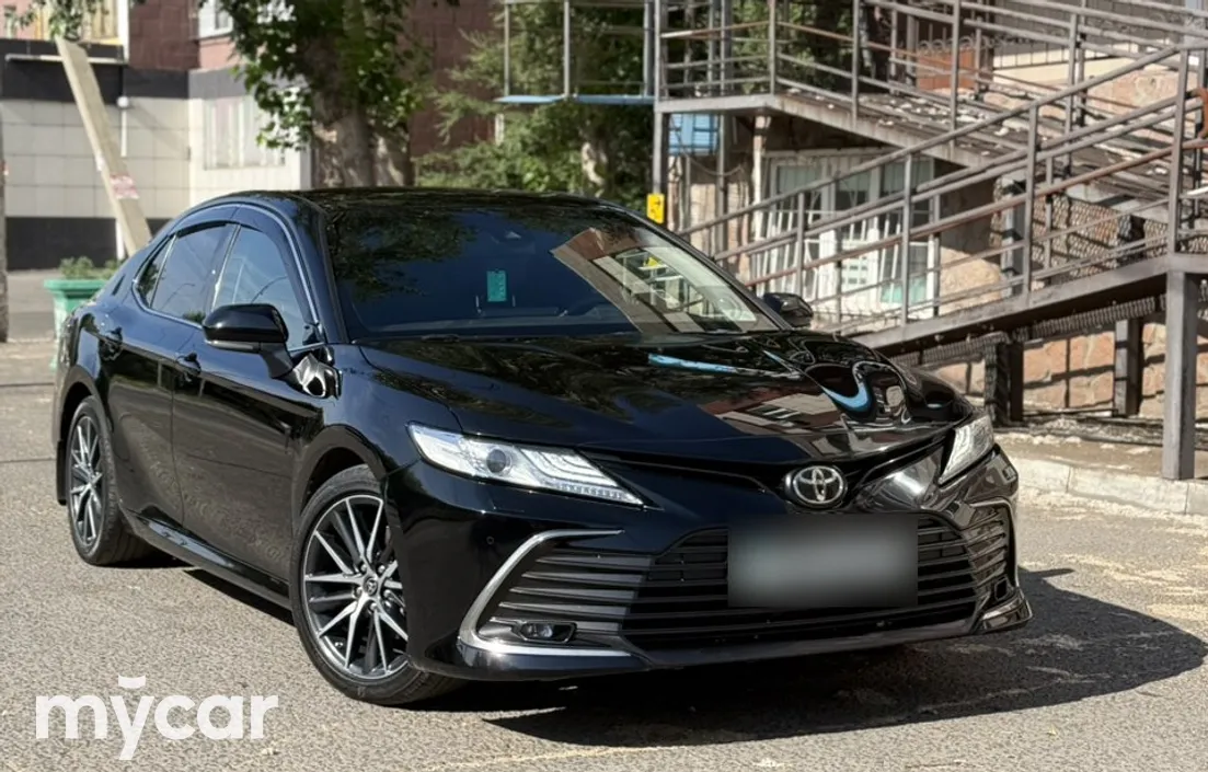 Toyota Camry 2021