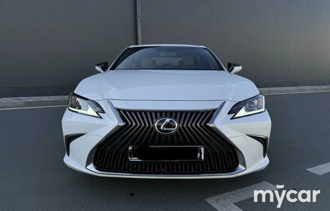 Lexus ES 2020