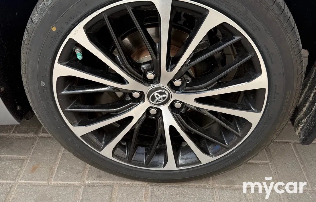 Toyota Camry 2019