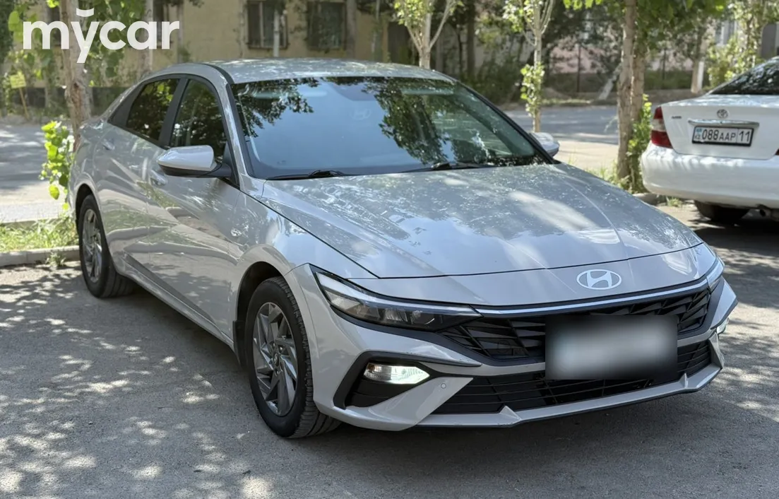 Hyundai Elantra 2024