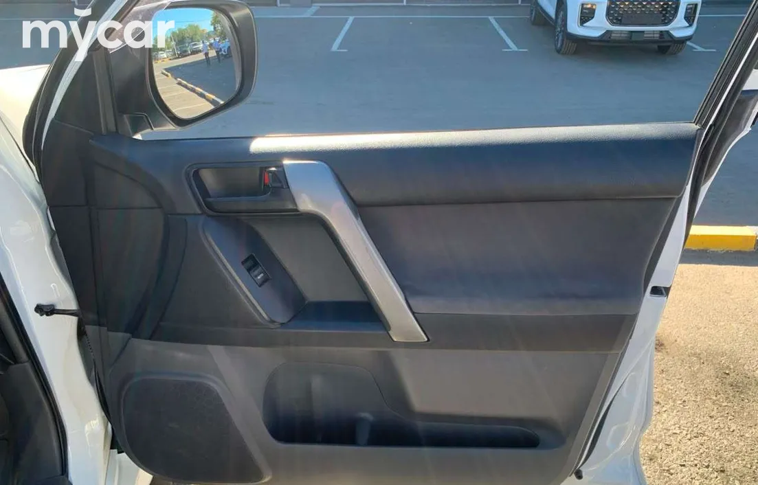 Toyota Land Cruiser Prado 2013