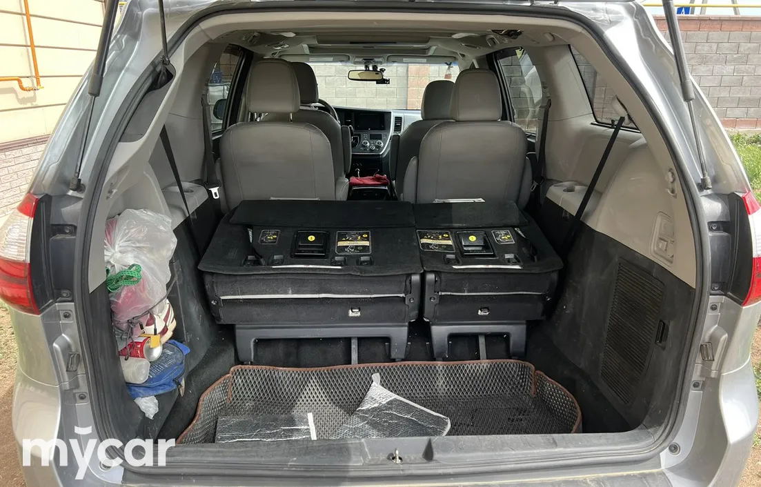 Toyota Sienna 2017