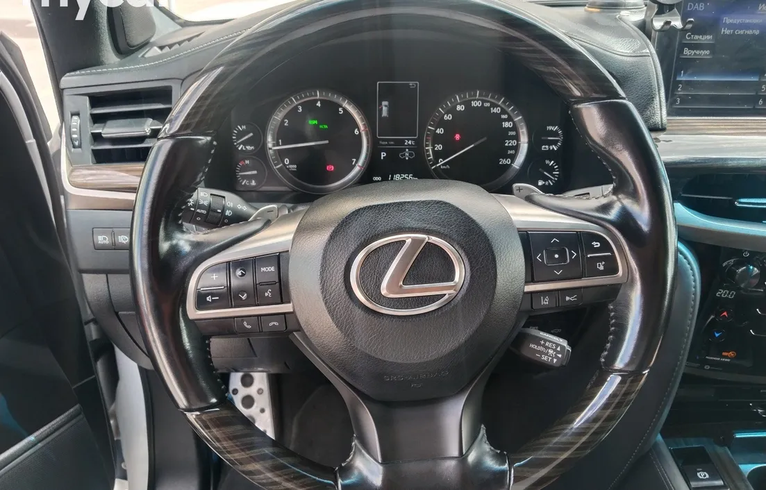 Lexus LX 2021
