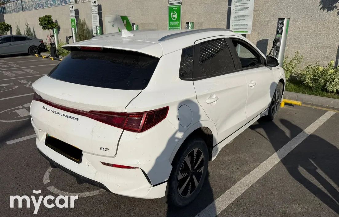 BYD e2 2024