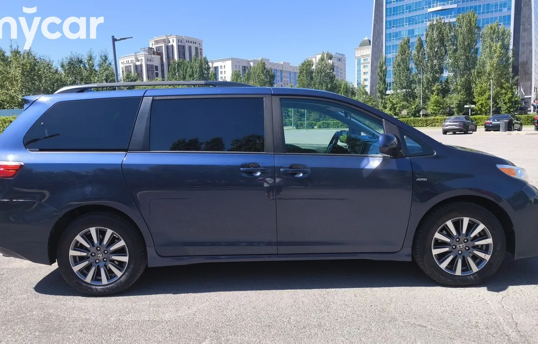 Toyota Sienna 2020