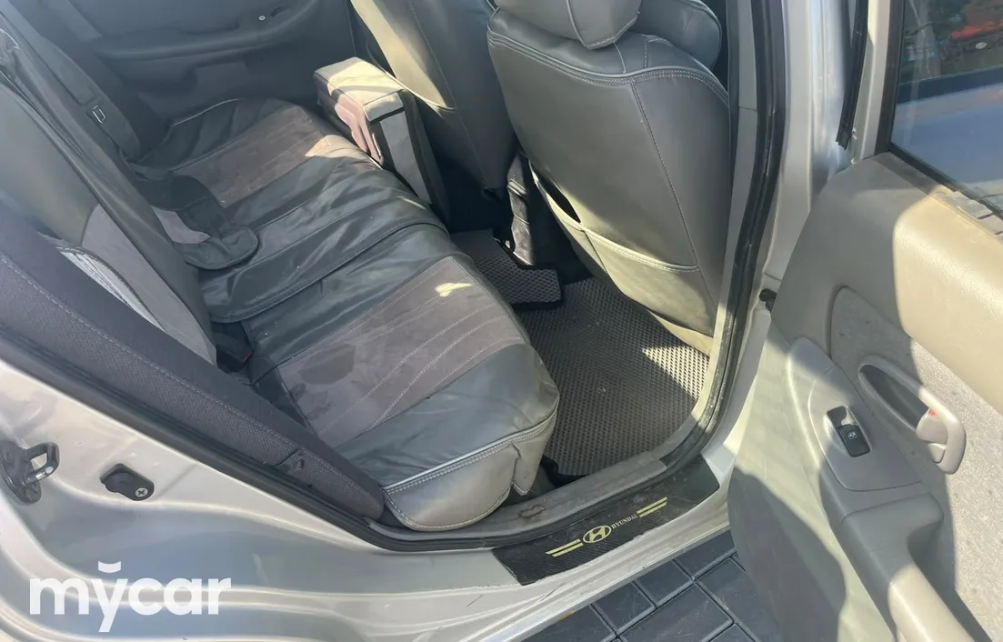 Hyundai Elantra 2004