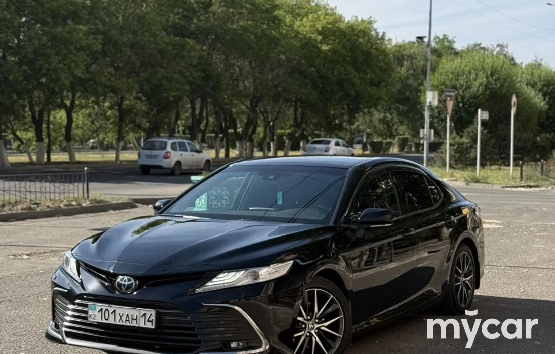 Toyota Camry 2021