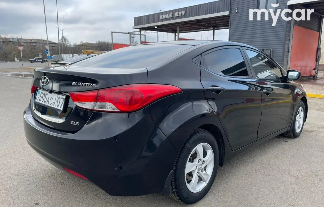 Hyundai Elantra 2013