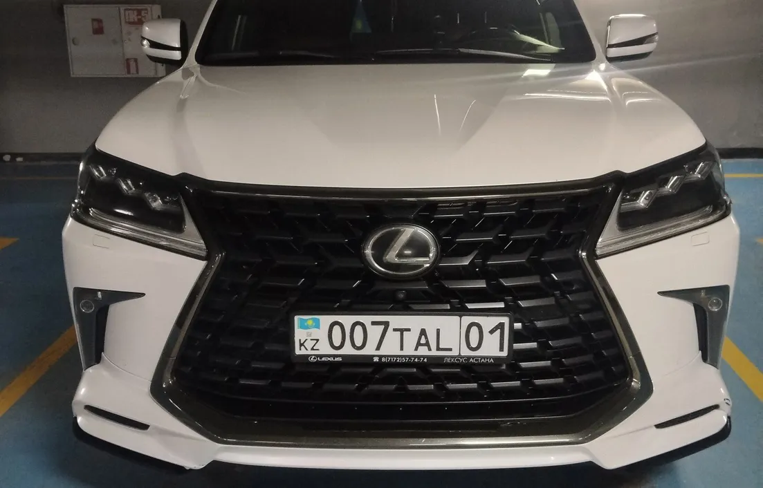 Lexus LX 2021