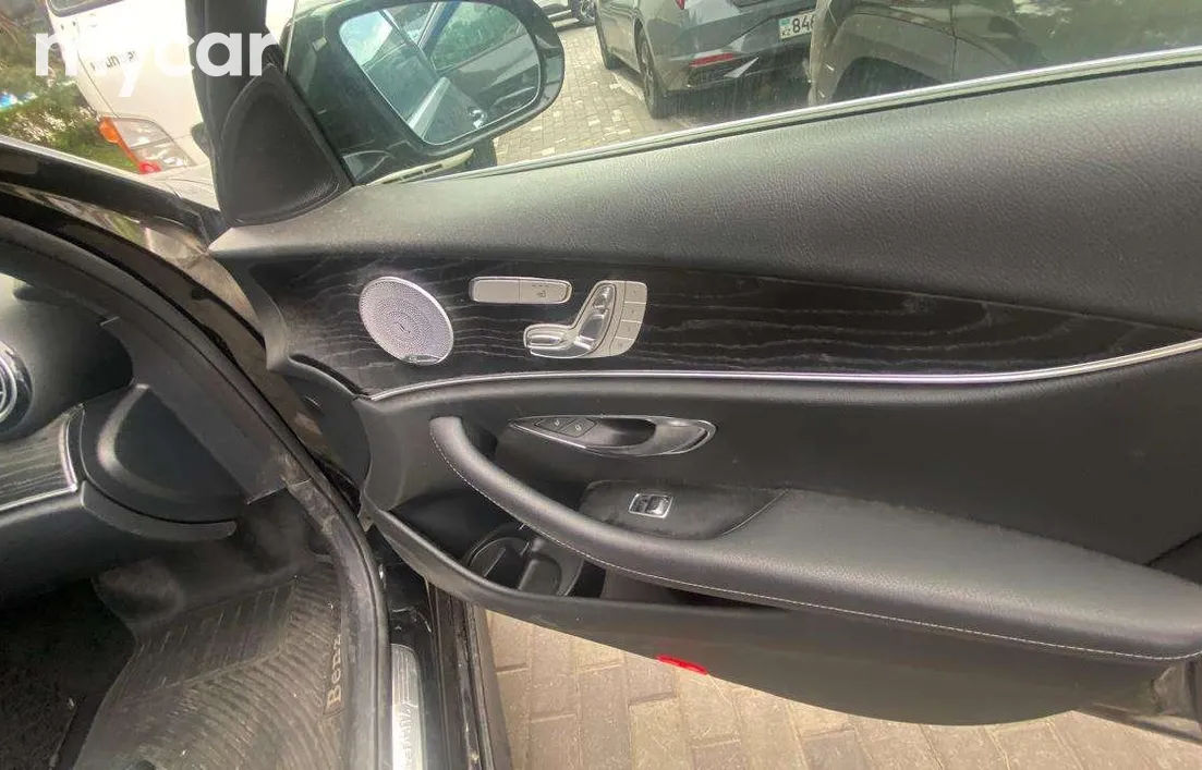 Mercedes-Benz E-Класс 2019