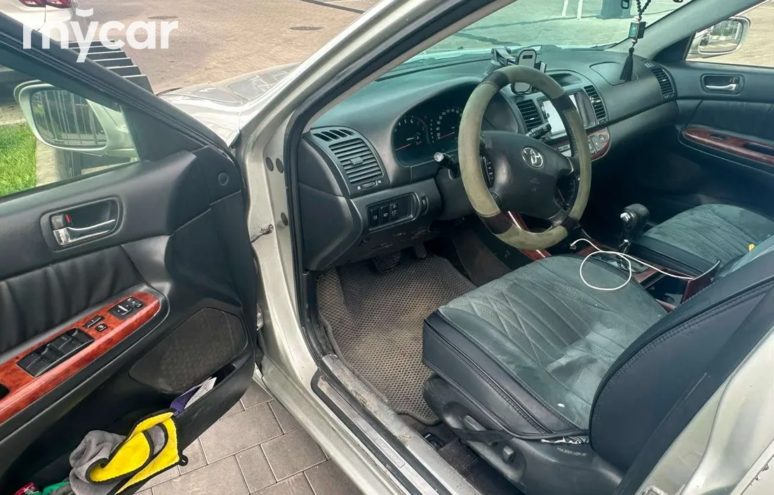Toyota Camry 2004