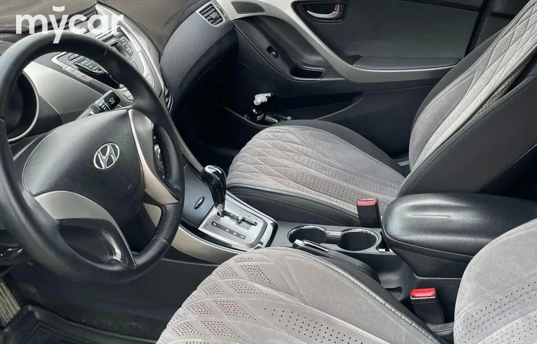 Hyundai Elantra 2013