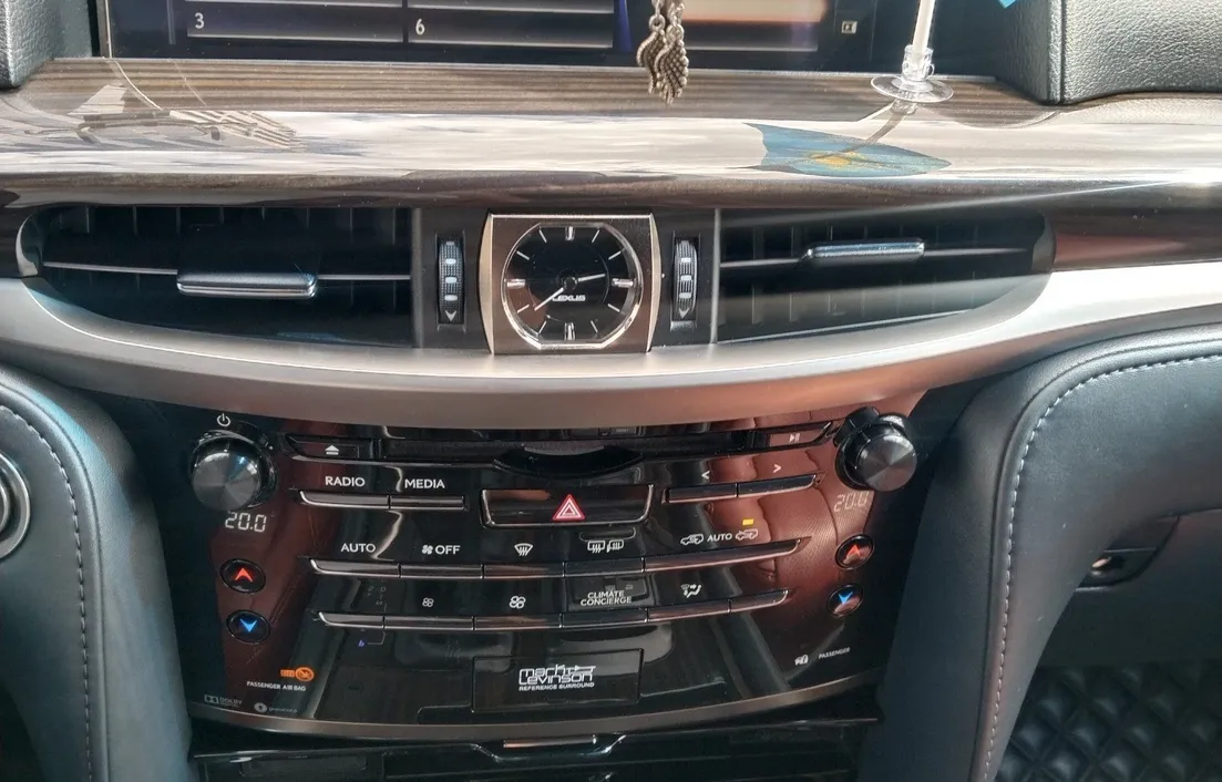 Lexus LX 2021