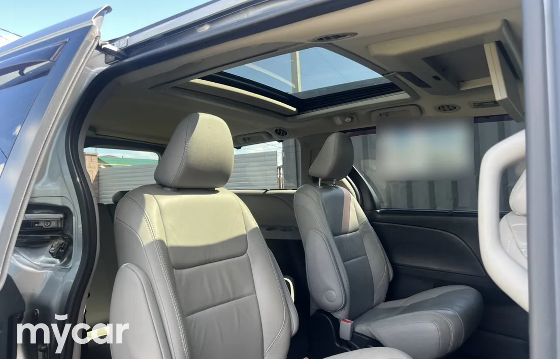 Toyota Sienna 2017
