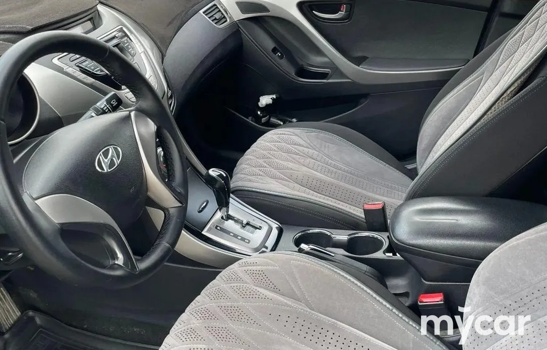 Hyundai Elantra 2013