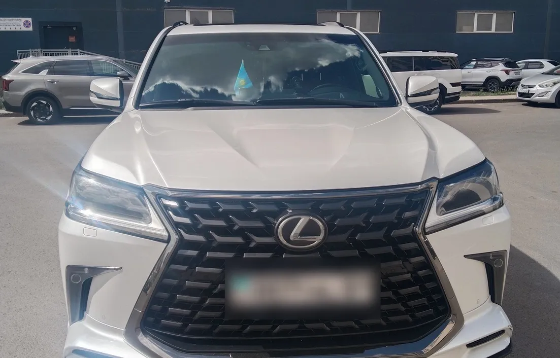 Lexus LX 2021