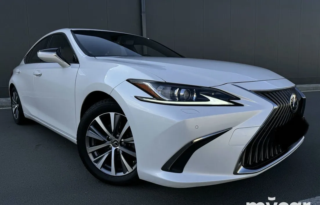 Lexus ES 2020