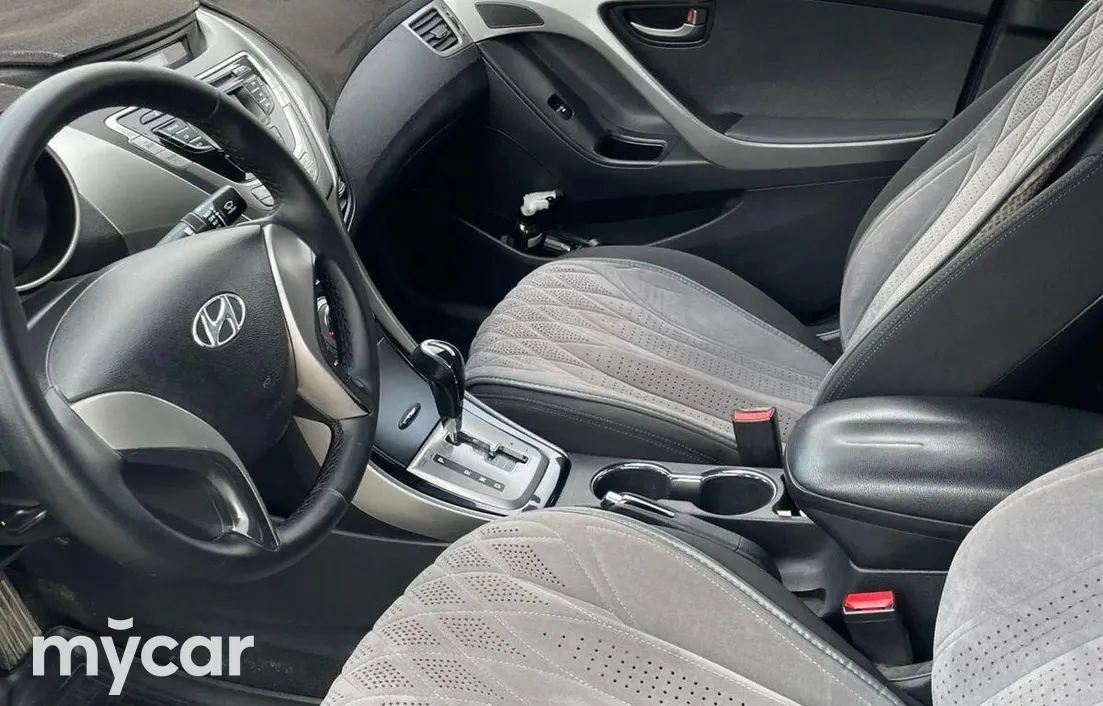 Hyundai Elantra 2013