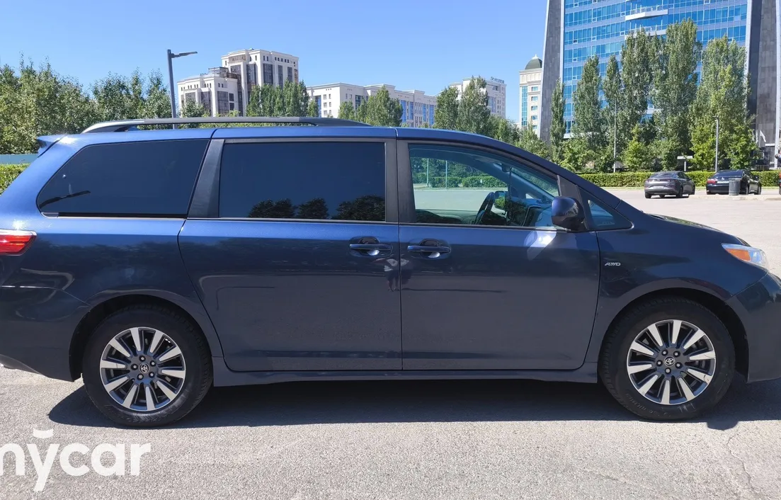Toyota Sienna 2020