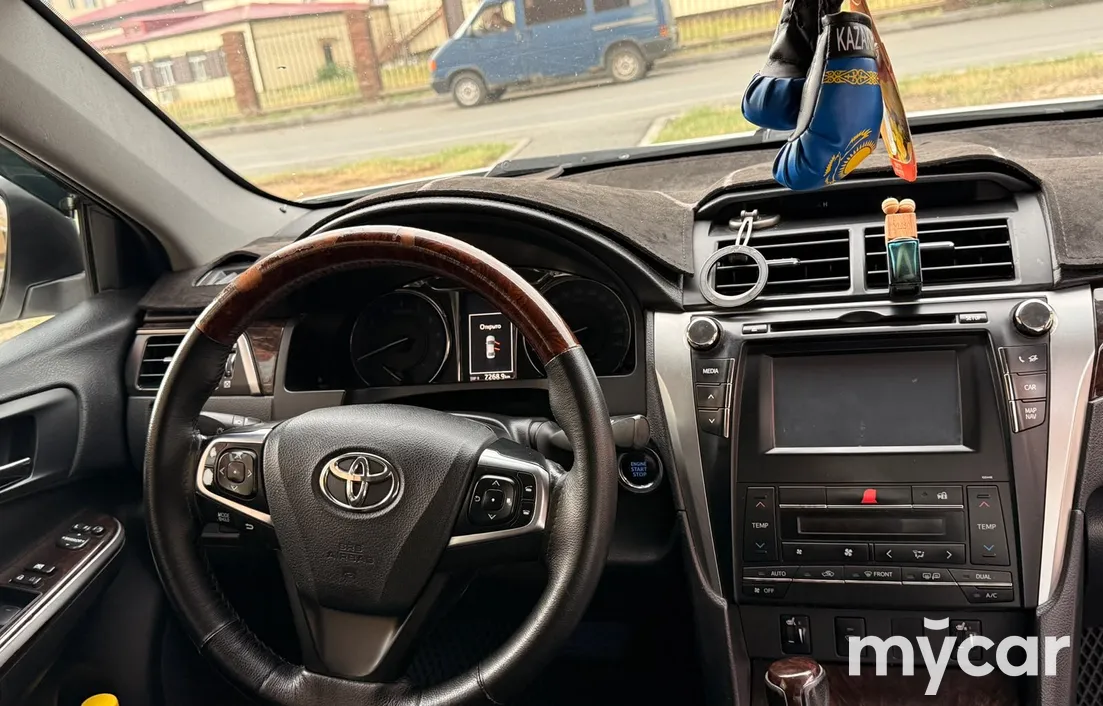 Toyota Camry 2015
