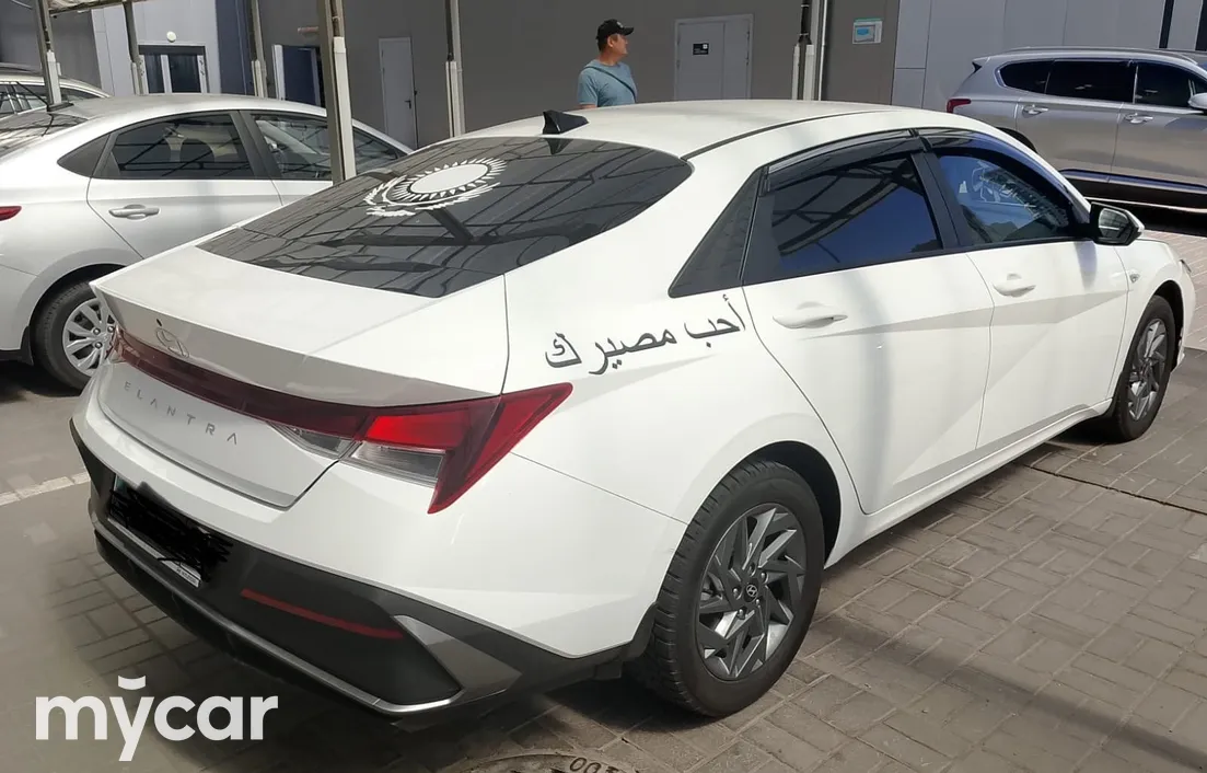 Hyundai Elantra 2024