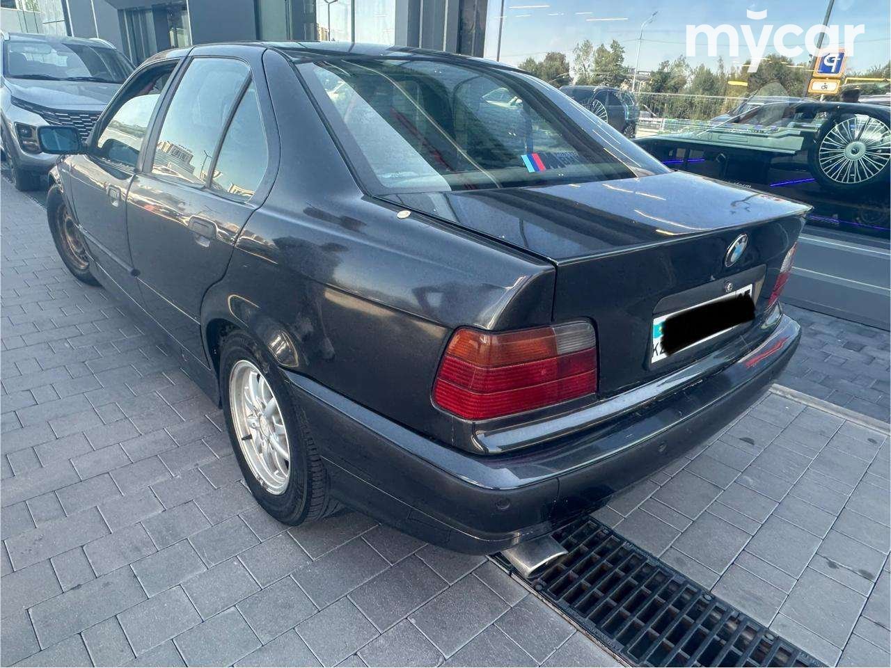 BMW 3 серия 1992